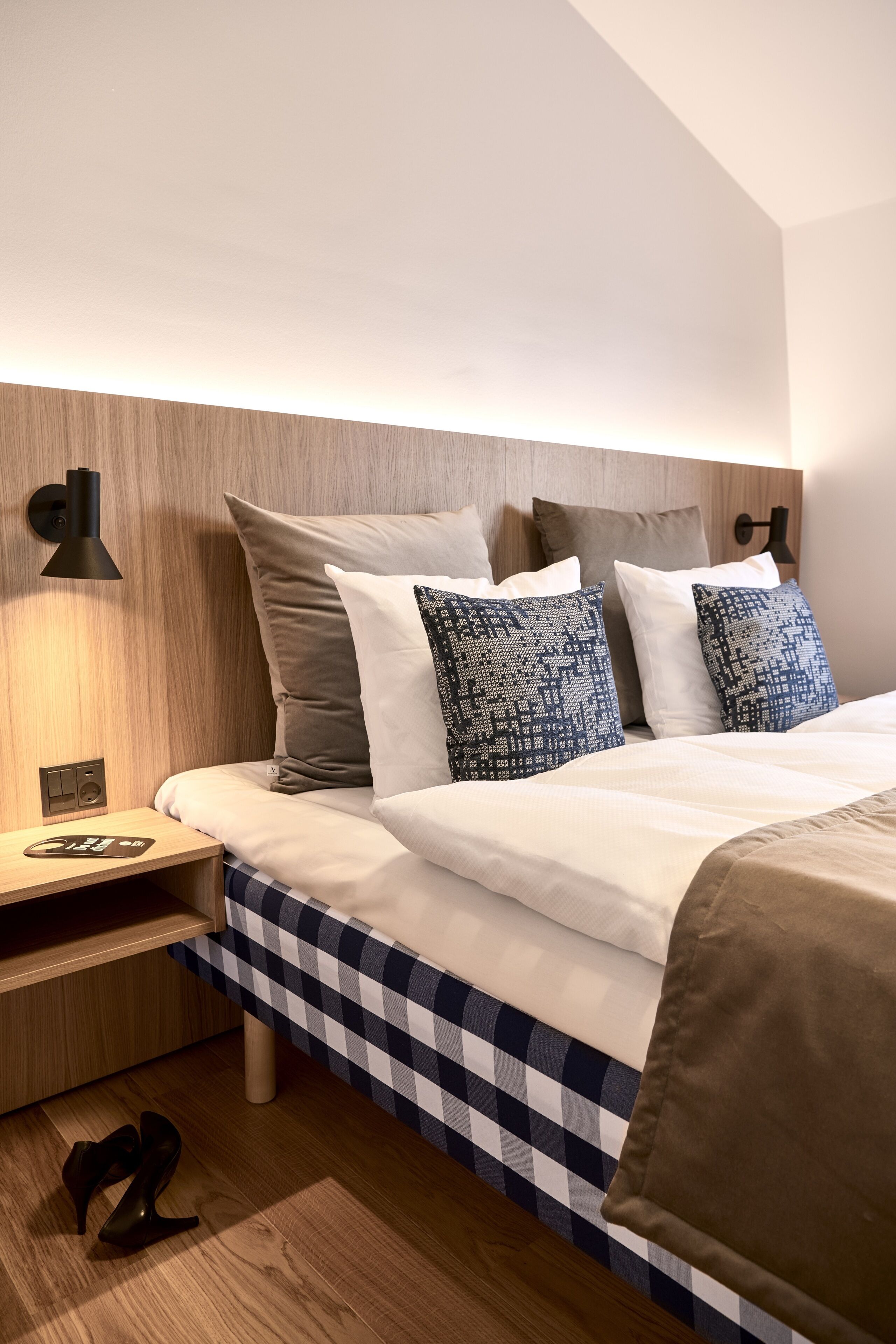 premium bedding, desk, laptop workspace, free wifi