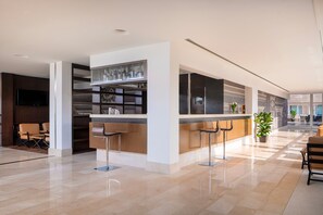 Bar (on property) - UNA Hotels Bologna San Lazzaro (San Lazzaro di Savena)