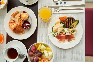 Buffet breakfast for a fee