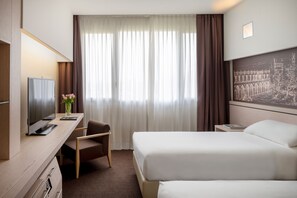 Frette Italian sheets, premium bedding, memory-foam beds, minibar - UNA Hotels Bologna San Lazzaro (San Lazzaro di Savena)