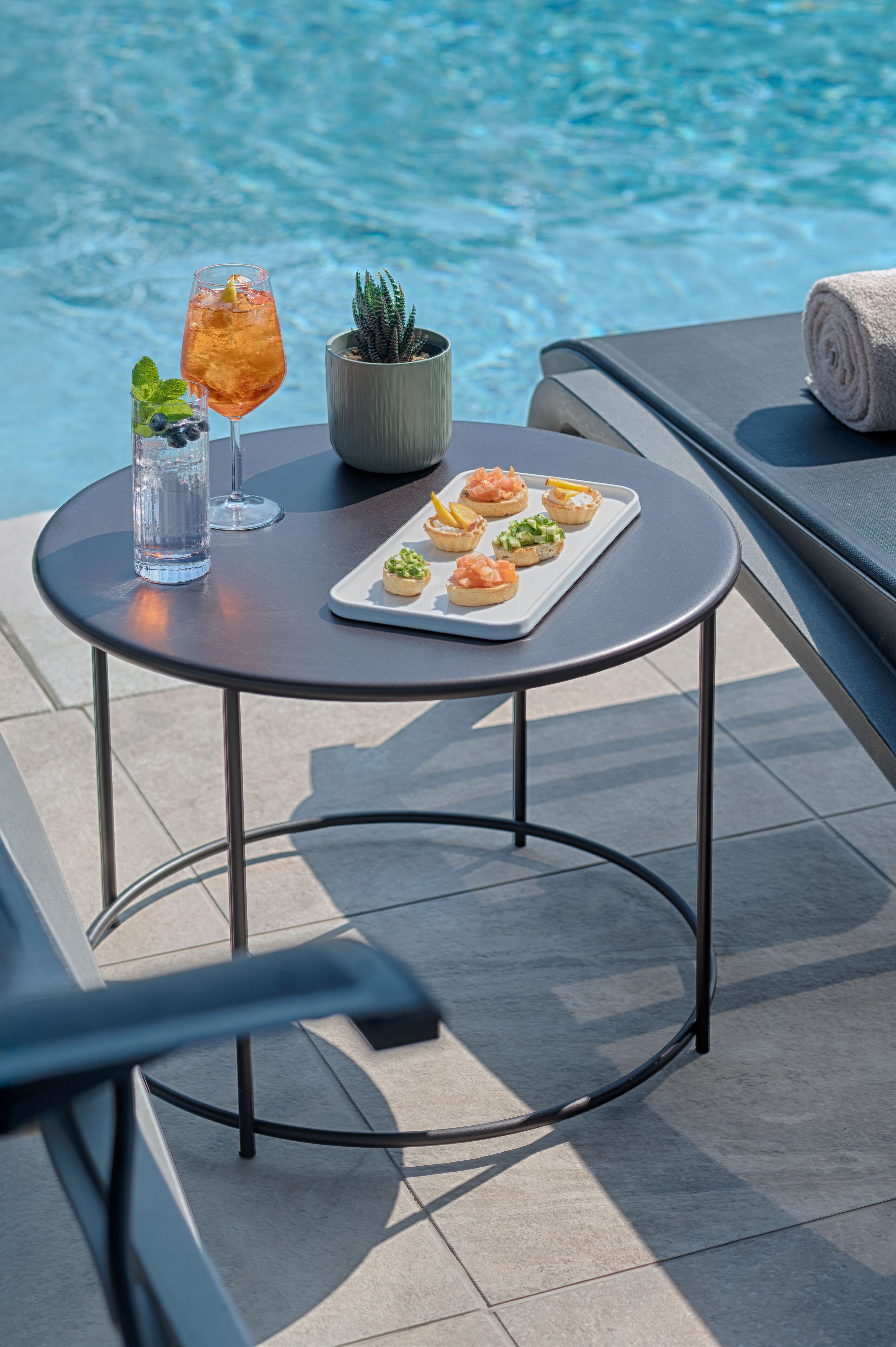 Bar junto a la piscina