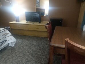 Desk, iron/ironing board, rollaway beds, free WiFi - Roseau Motel (Roseau)