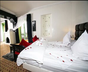 Junior-Suite | Minibar, Zimmersafe, kostenloses WLAN, Bettwäsche