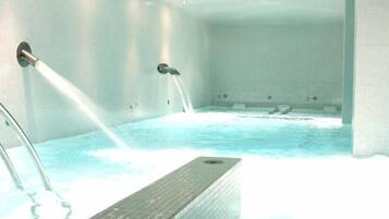 Bastu, bubbelpool, ångbastu, turkiskt bad/hamam och kroppsbehandlingar