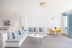 Suite (Bliss) | Área de sala de estar | Televisión LCD y reproductor de DVD 