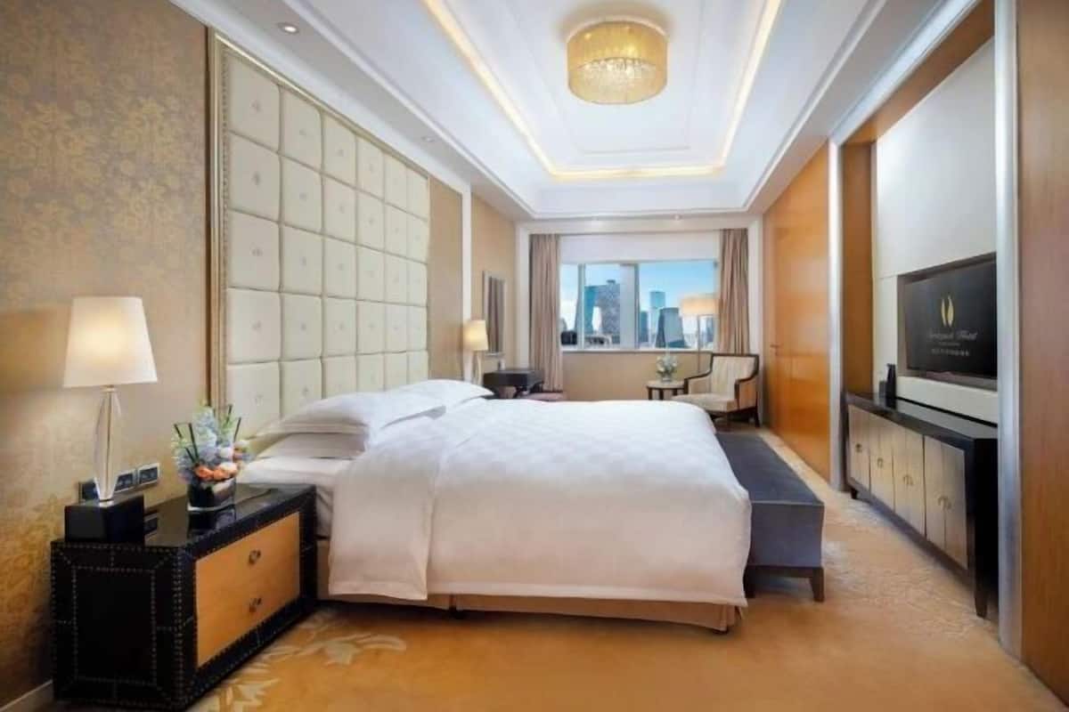 Premium bedding, Select Comfort beds, minibar, in-room safe