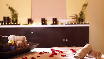 Espace de soins pour les couples, sauna, bain à remous, hammam
