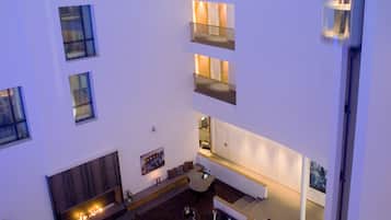 4 restaurants, lunch served, Scandinavian cuisine