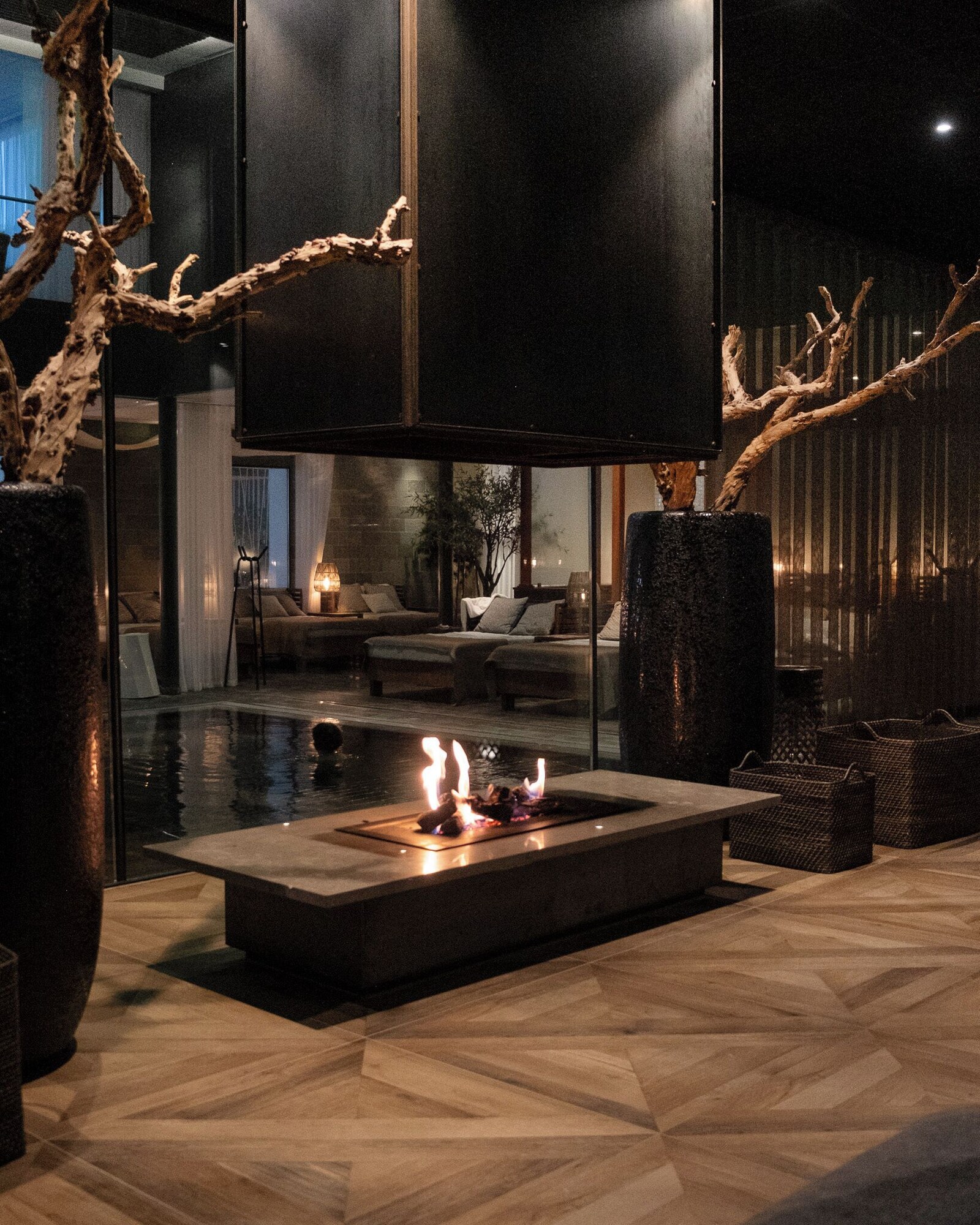 Sauna, steam room, hot springs/mineral springs, body treatments