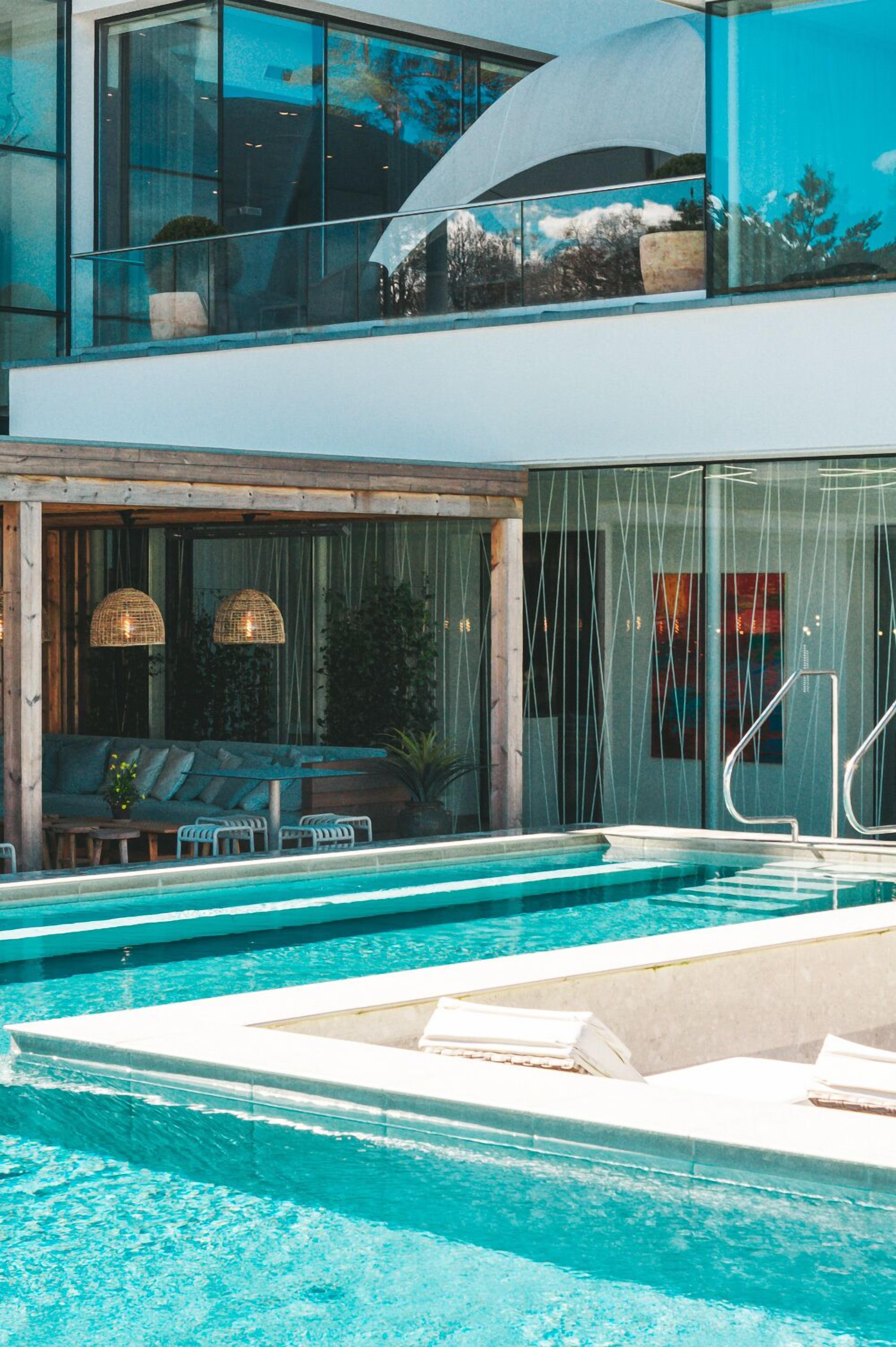 Indoor pool, outdoor pool