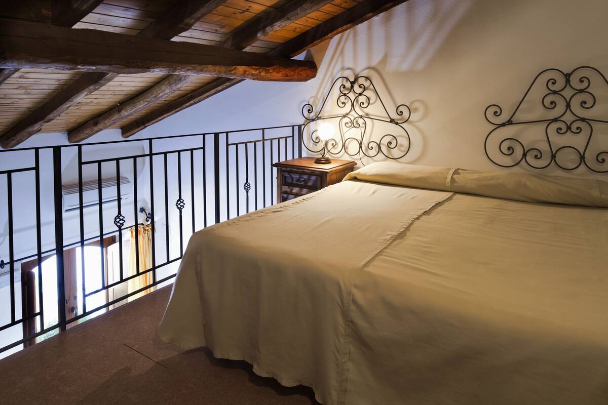 ห้องแฟมิลี่ | ผ้าปูที่นอน Frette จากอิตาลี, เตียง Select Comfort, ตู้นิรภัยในห้องพัก