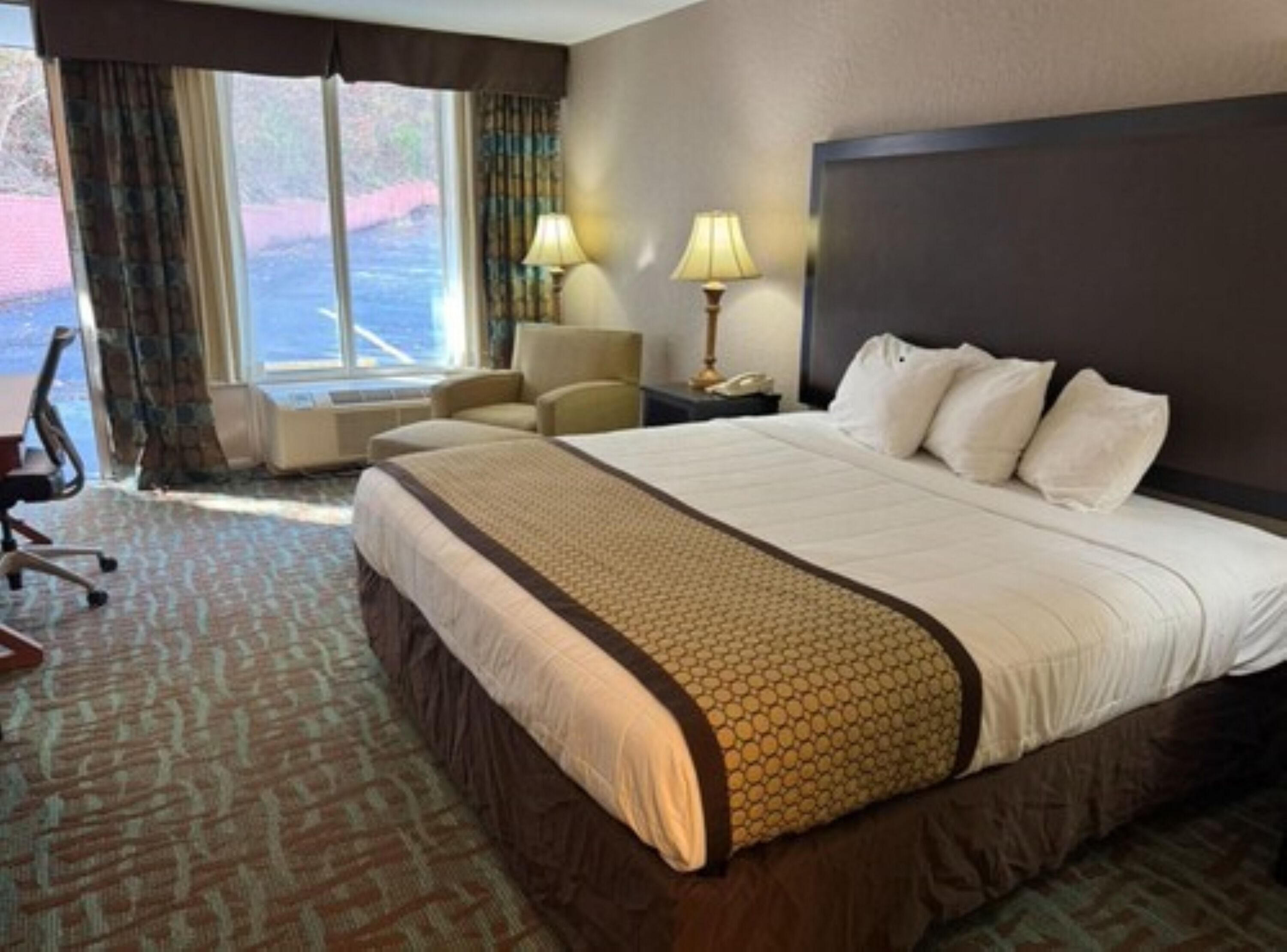 Desk, iron/ironing board, free WiFi, bed sheets