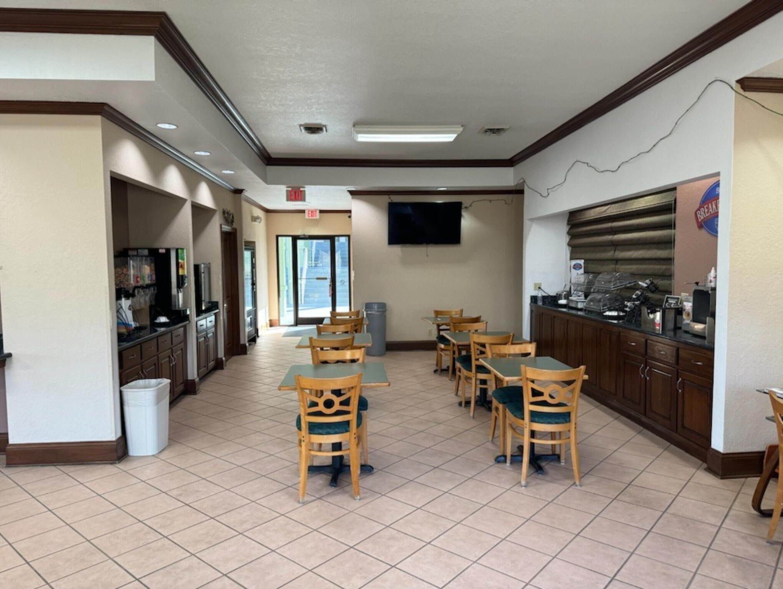 Free daily continental breakfast