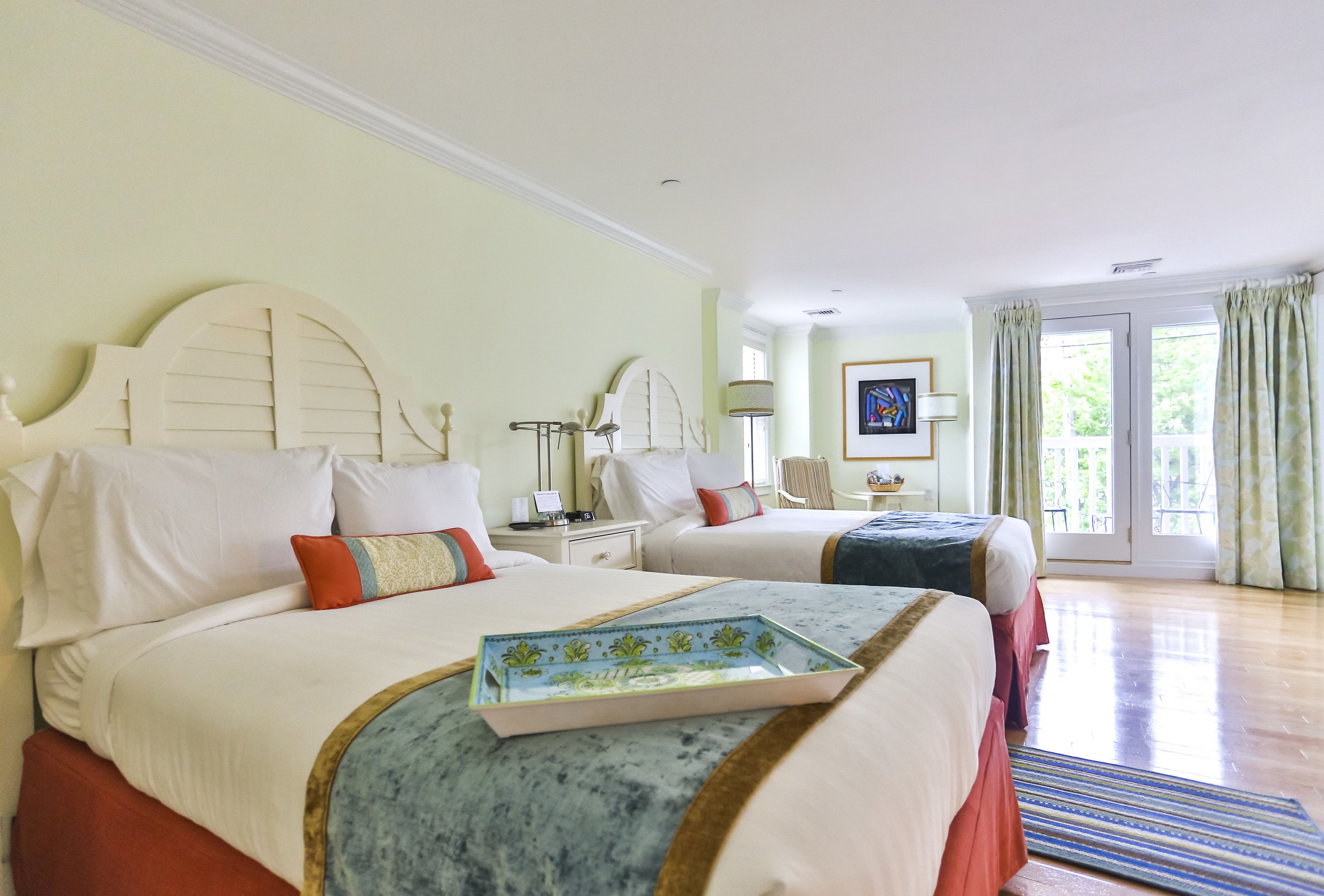 standard room, 2 double beds | minibar, in-room safe, desk, iron/ironing board