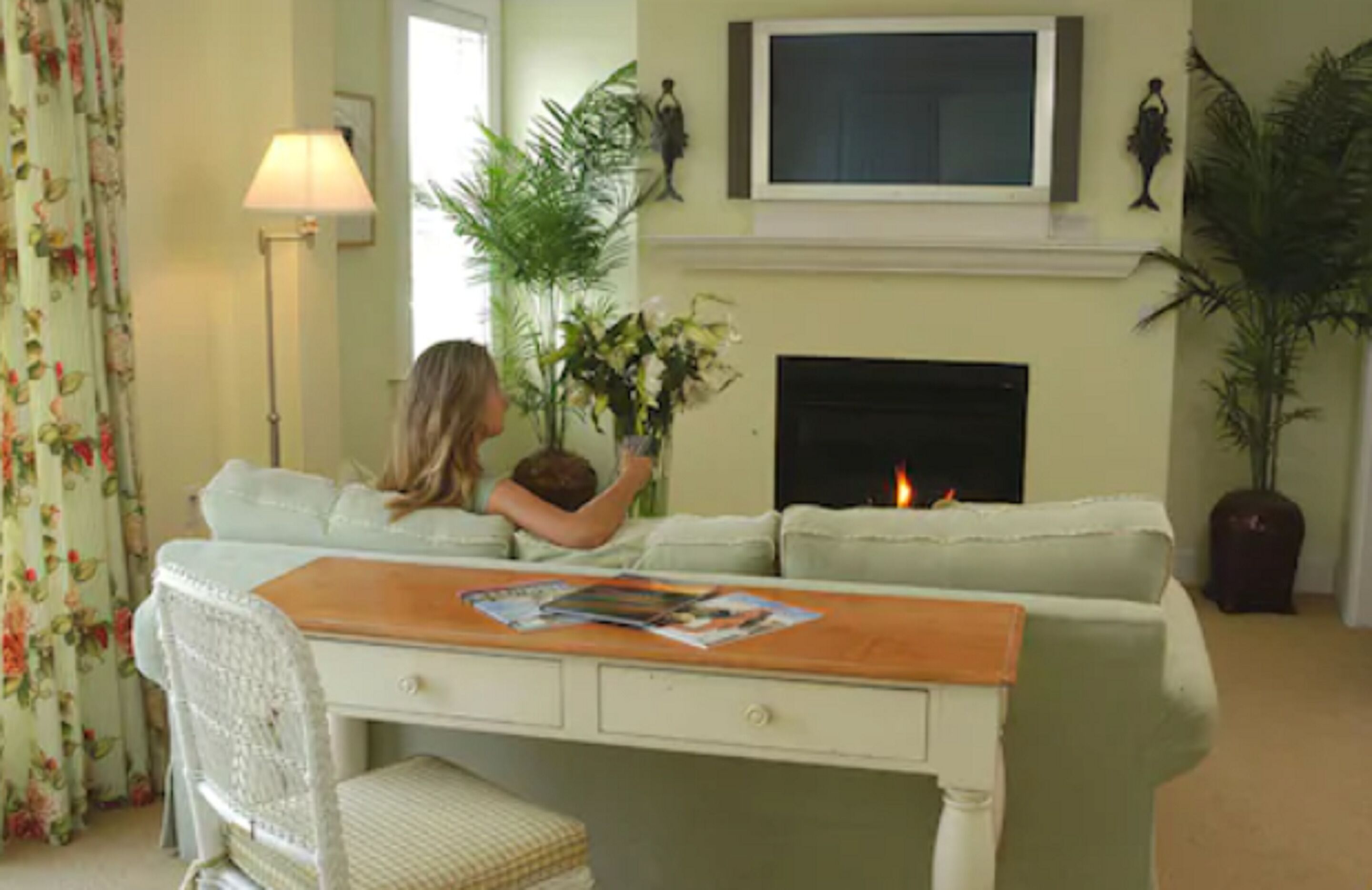 deluxe suite, 1 king bed with sofa bed | living room | tv