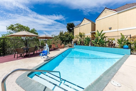 Seasonal outdoor pool