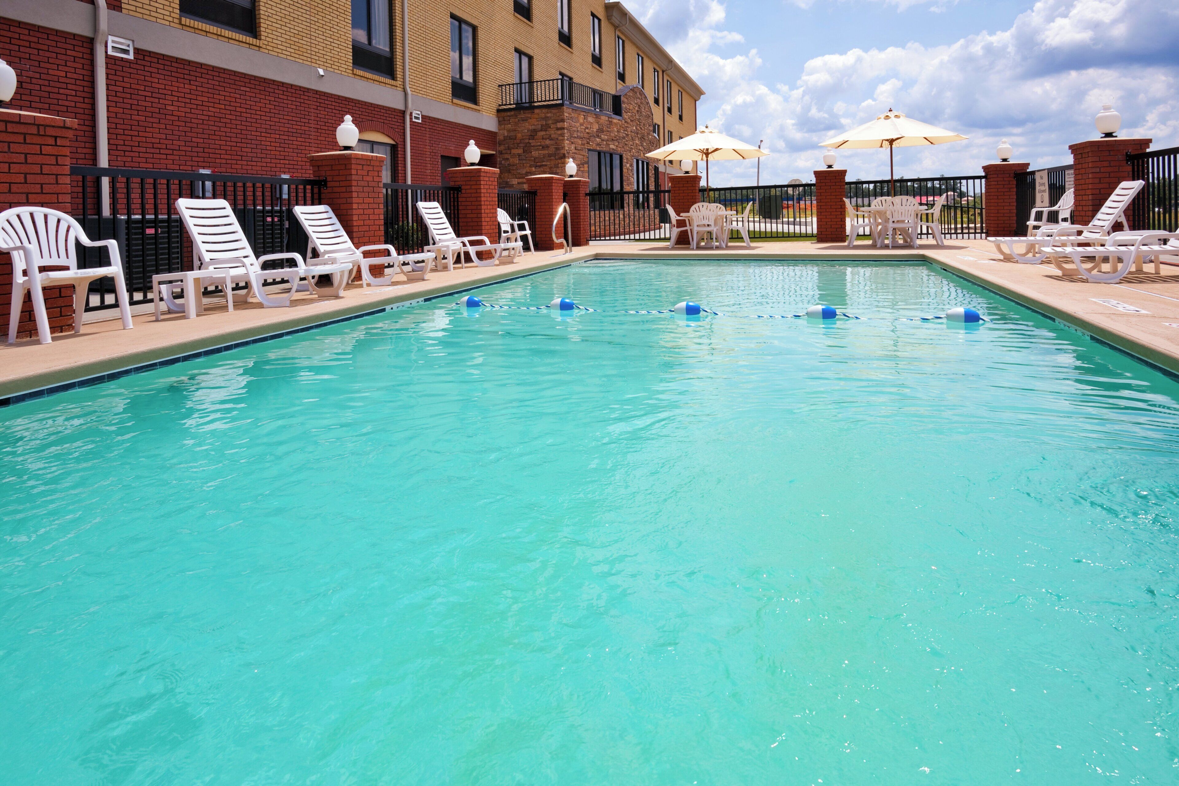 Outdoor pool, sun loungers