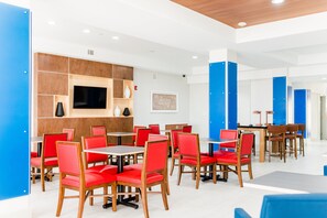 Free buffet breakfast - Holiday Inn Express Greenville by IHG (Greenville)