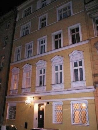 Fachada. Pension Prague City