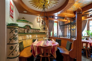 Breakfast, lunch, dinner served; Regional cuisine, al fresco dining