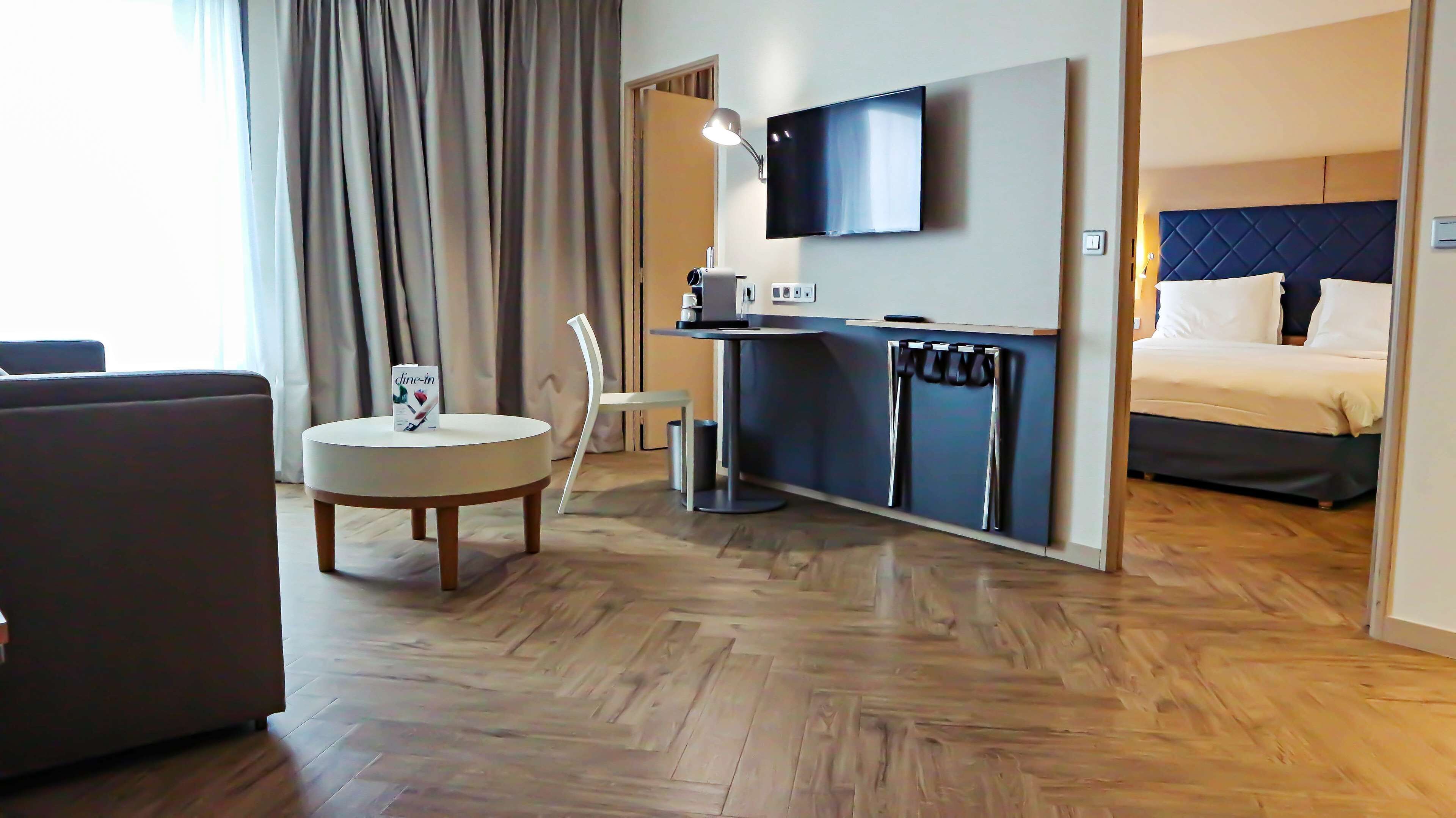 1 bedroom, minibar, in-room safe, individually decorated