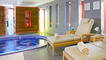 Sauna, hot tub, steam room, Turkish bath/hammam, body treatments