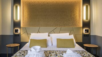 Rom – superior, 1 dobbeltseng | Allergitestet sengetøy, safe på rommet og skrivebord