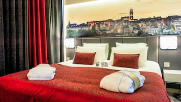 Superior Room, 1 Double Bed | Hypo-allergenic bedding, in-room safe, desk, laptop workspace