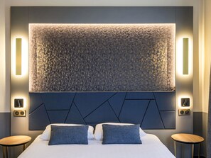 Habitación estándar, 1 cama doble | Ropa de cama hipoalergénica, caja fuerte, escritorio