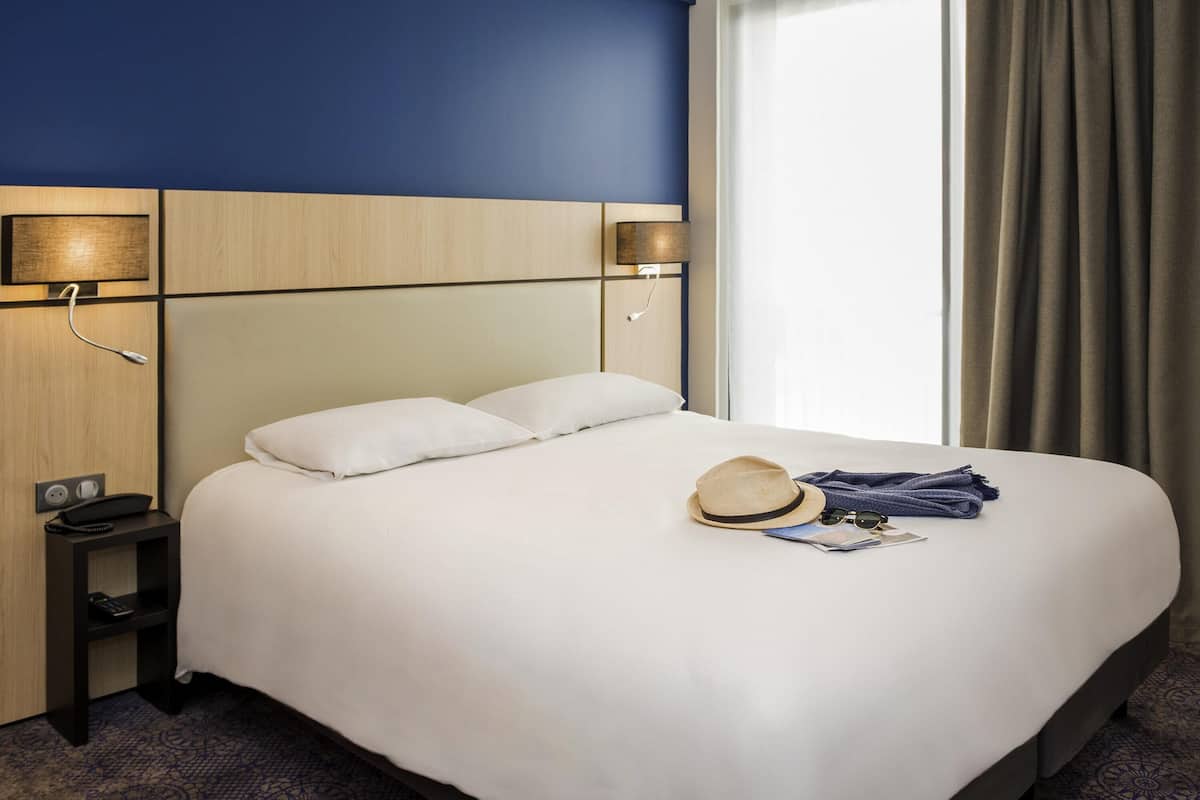 Standaard studio, 1 tweepersoonsbed | Hypoallergeen beddengoed, een kluis op de kamer, een bureau