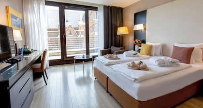 Lions Garden Hotel