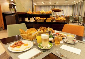 Daily buffet breakfast for a fee