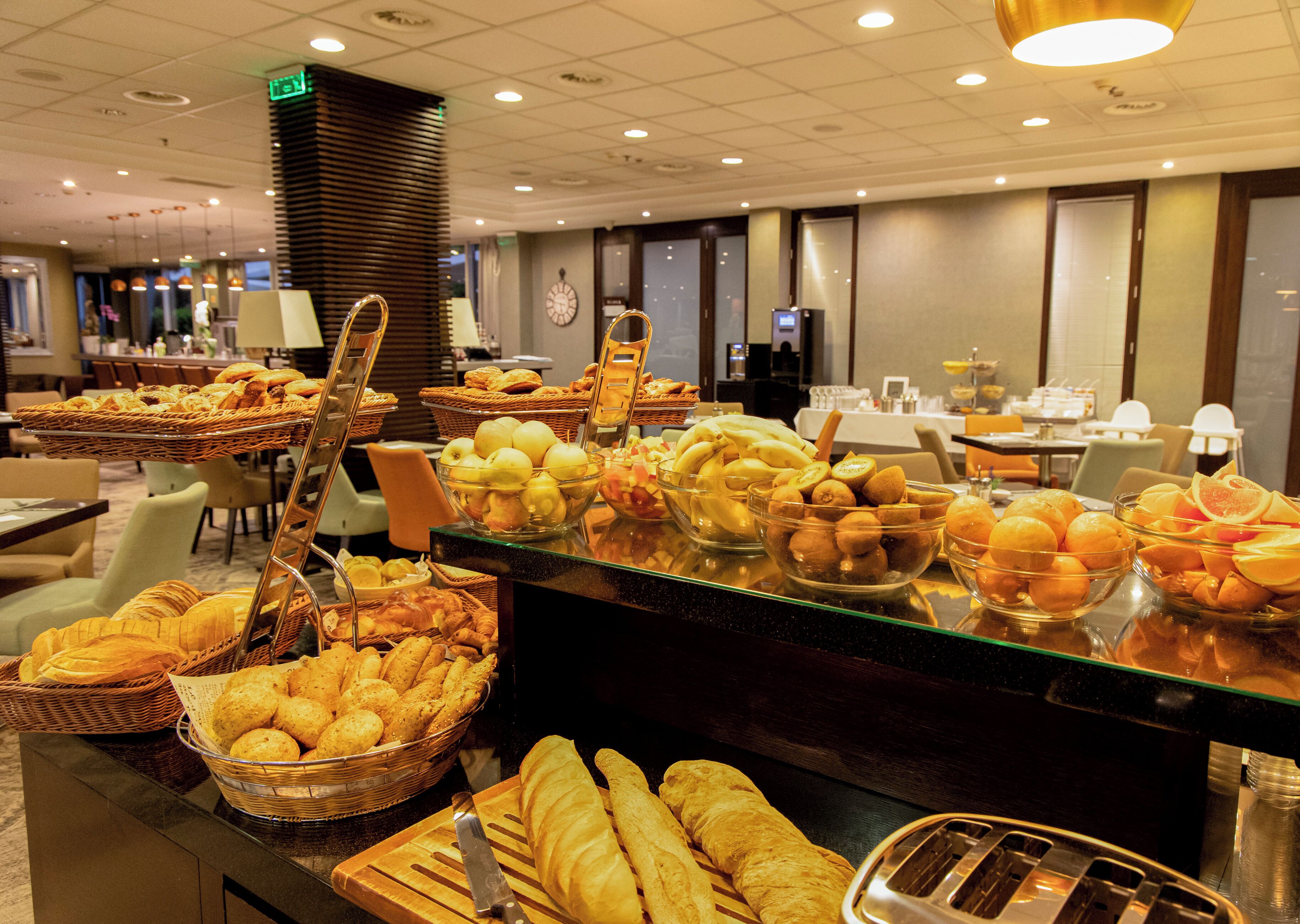 Daily buffet breakfast (EUR 15 per person)