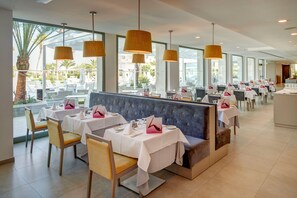 S'hi serveixen esmorzars i sopars 