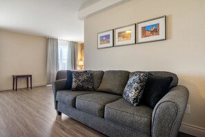 Suite, 1 très grand lit, non-fumeurs | Matelas Select Comfort, bureau