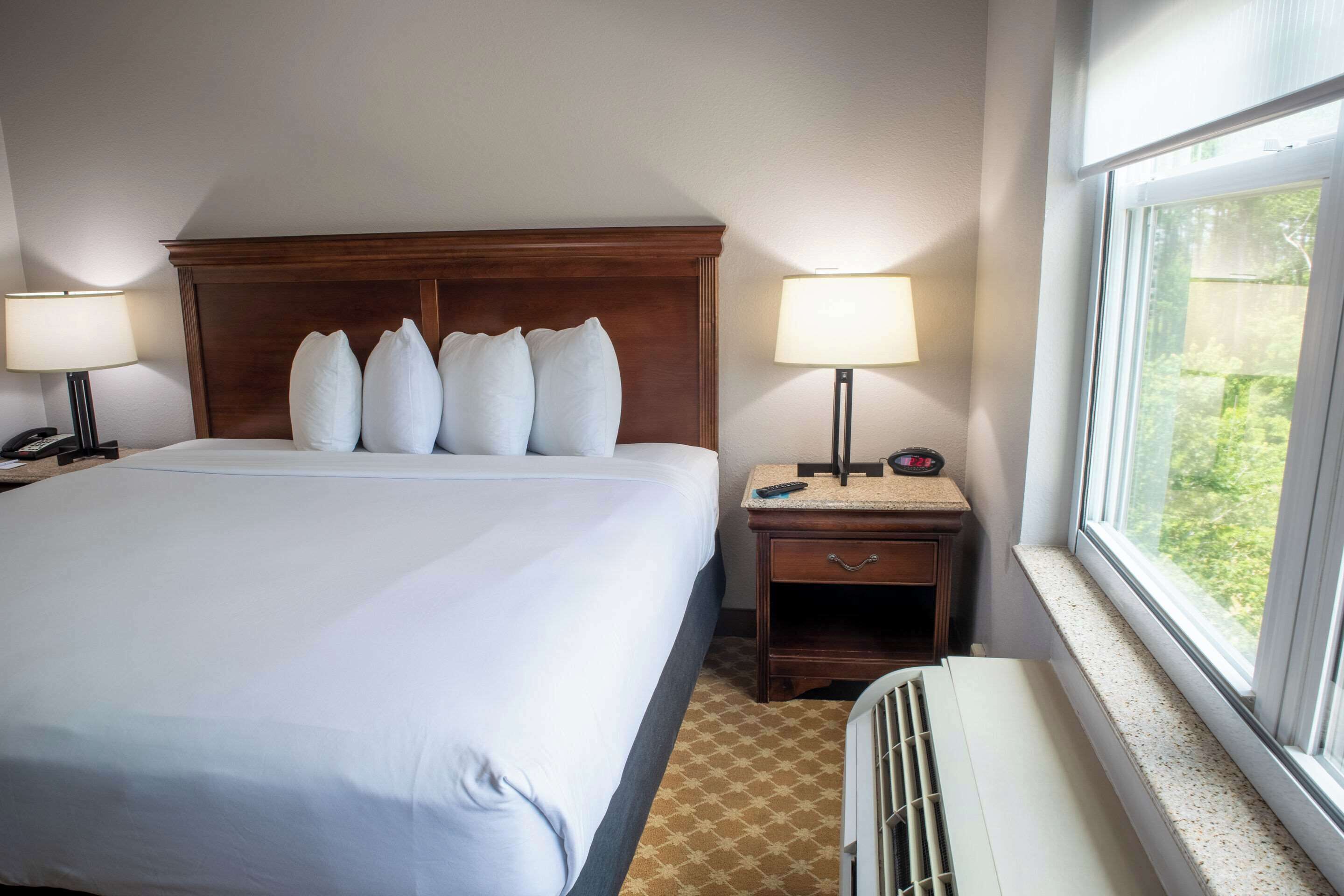 hypo-allergenic bedding, in-room safe, desk, laptop workspace