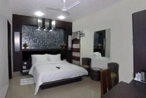 Room - Cartel Palace (New Delhi)