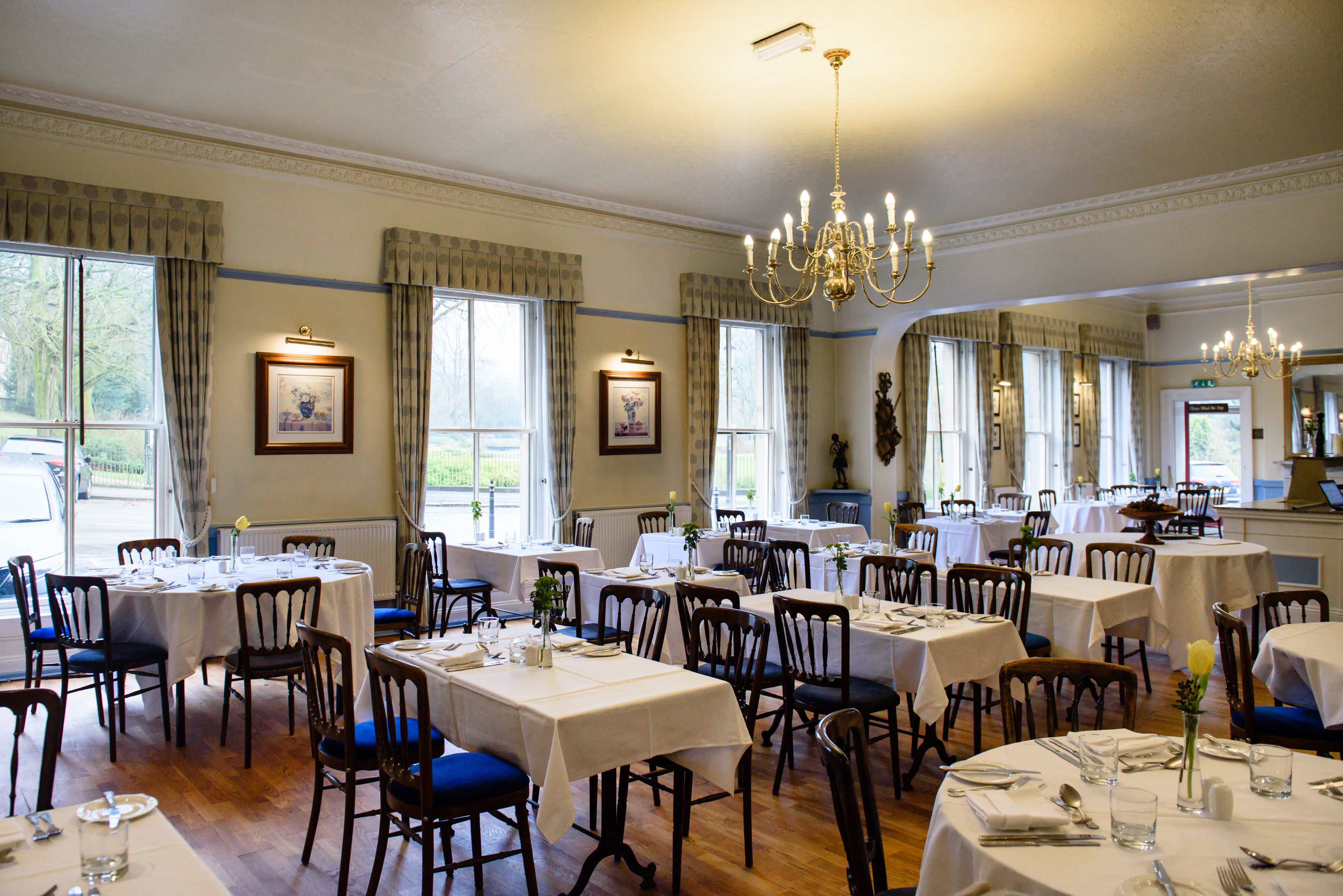 breakfast, lunch and dinner served