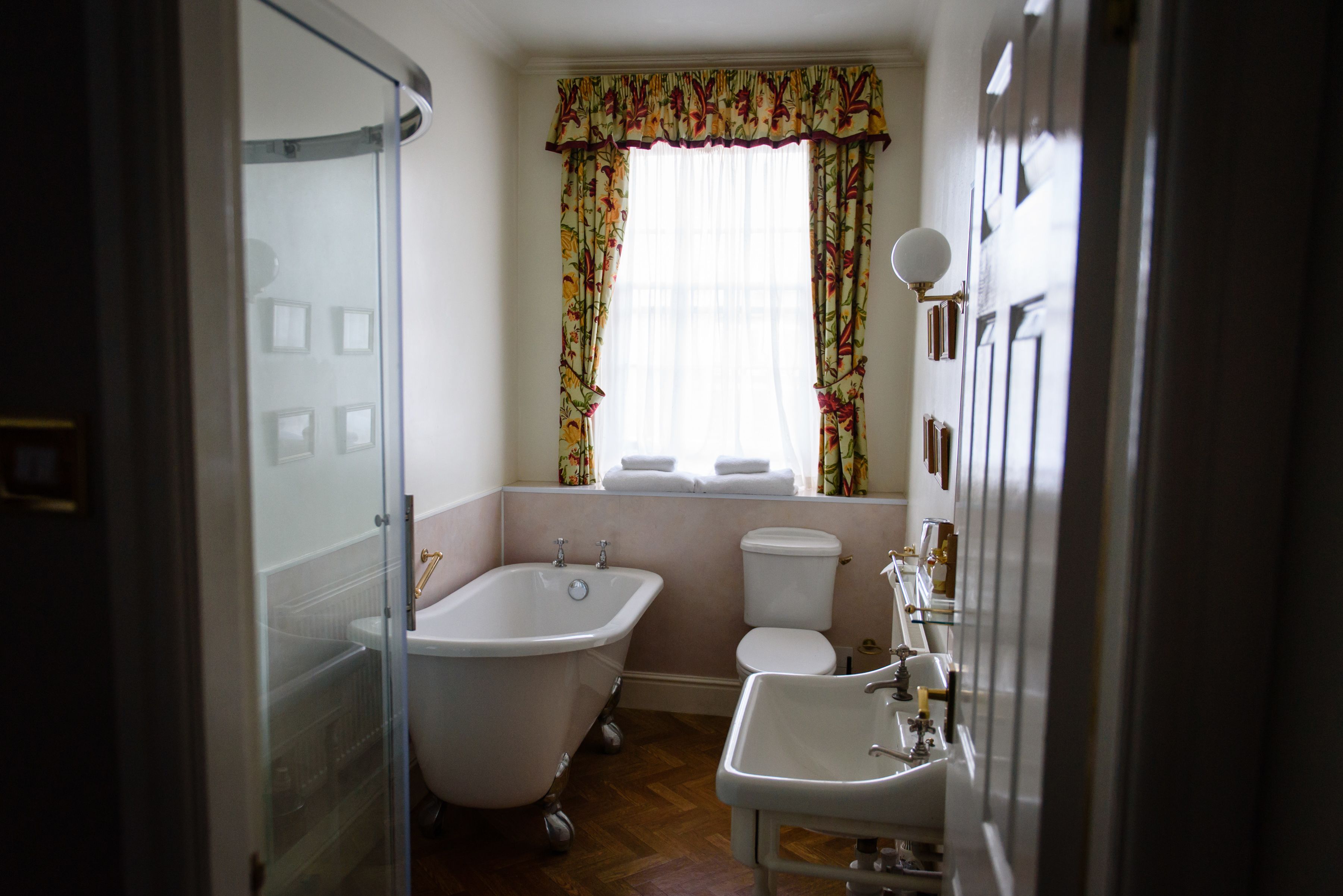 combined shower/bathtub, free toiletries, hair dryer, towels