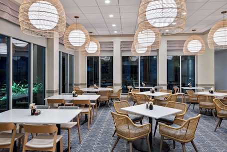 Breakfast, lunch and dinner served. Hilton Garden Inn Tampa Airport Westshore