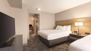 Suite, 1 Bedroom, Non Smoking | Premium bedding, desk, blackout curtains, iron/ironing board