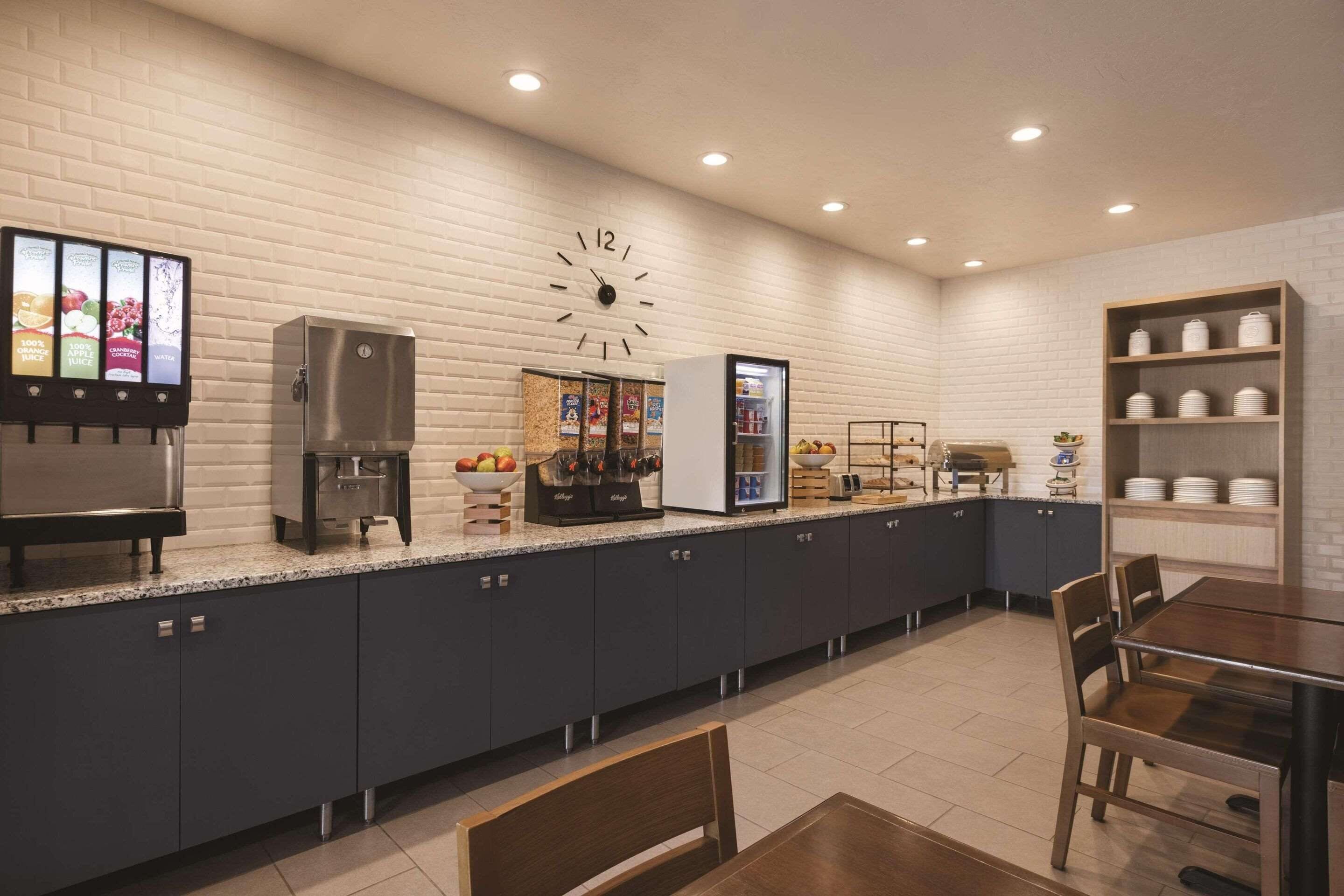 free continental breakfast