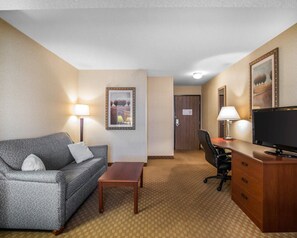 Suite, 1 King Bed, Non Smoking | Desk, iron/ironing board, rollaway beds, free WiFi - Rodeway Inn & Suites Salina South (Salina)