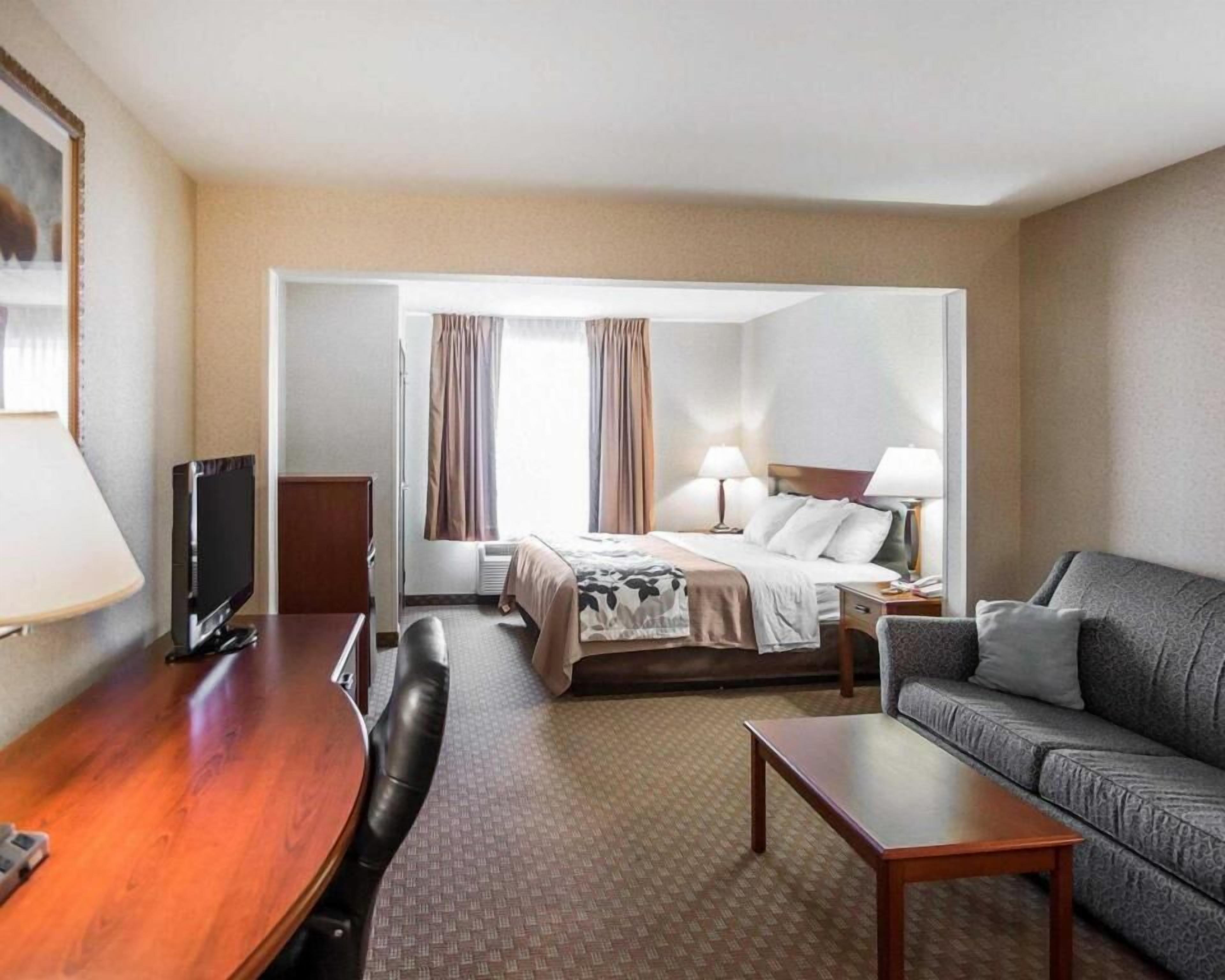 Desk, iron/ironing board, rollaway beds, free WiFi