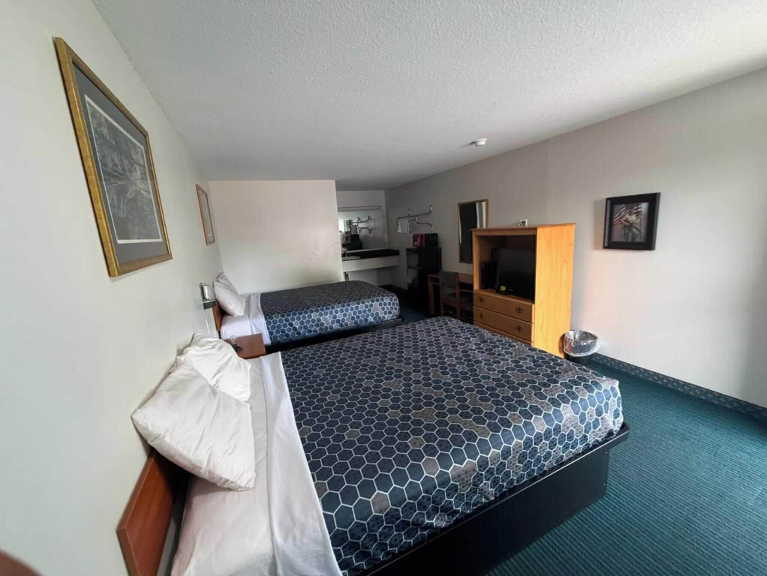 Room, 1 Double Bed, Non Smoking | Desk, iron/ironing board, free WiFi, bed sheets