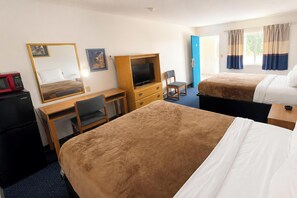 Room, 2 Queen Beds, Smoking