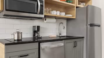 In-room safe, individually furnished, desk, laptop workspace