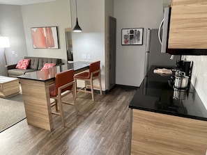 Fridge, microwave, stovetop, dishwasher
