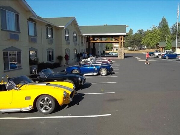 Free self parking - Murphys Suites (Murphys)
