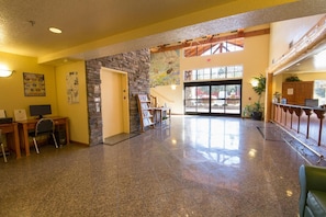 Lobby - Murphys Suites (Murphys)
